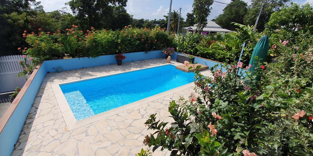 "Chez Claudia "Charmant Logement Avec Jacuzzi Privatif En Toute Intimite Sur Belle Terrasse Exterieure En Bois Et Piscine Courcelles Luaran gambar