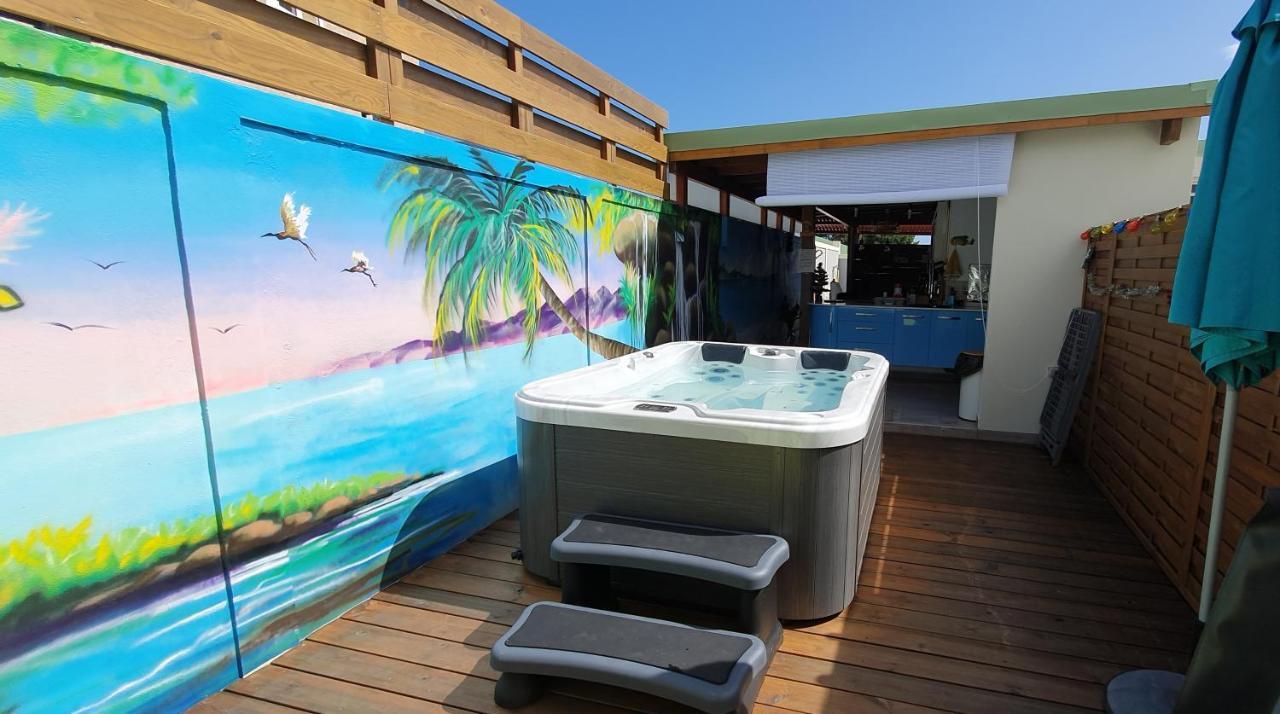 "Chez Claudia "Charmant Logement Avec Jacuzzi Privatif En Toute Intimite Sur Belle Terrasse Exterieure En Bois Et Piscine Courcelles Luaran gambar