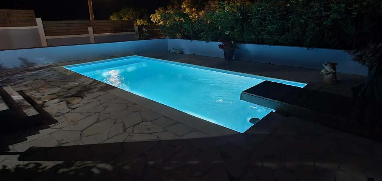 "Chez Claudia "Charmant Logement Avec Jacuzzi Privatif En Toute Intimite Sur Belle Terrasse Exterieure En Bois Et Piscine Courcelles Luaran gambar