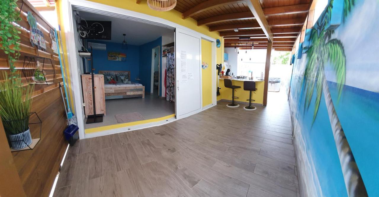 "Chez Claudia "Charmant Logement Avec Jacuzzi Privatif En Toute Intimite Sur Belle Terrasse Exterieure En Bois Et Piscine Courcelles Luaran gambar