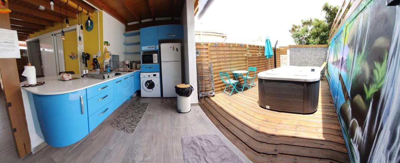 "Chez Claudia "Charmant Logement Avec Jacuzzi Privatif En Toute Intimite Sur Belle Terrasse Exterieure En Bois Et Piscine Courcelles Luaran gambar